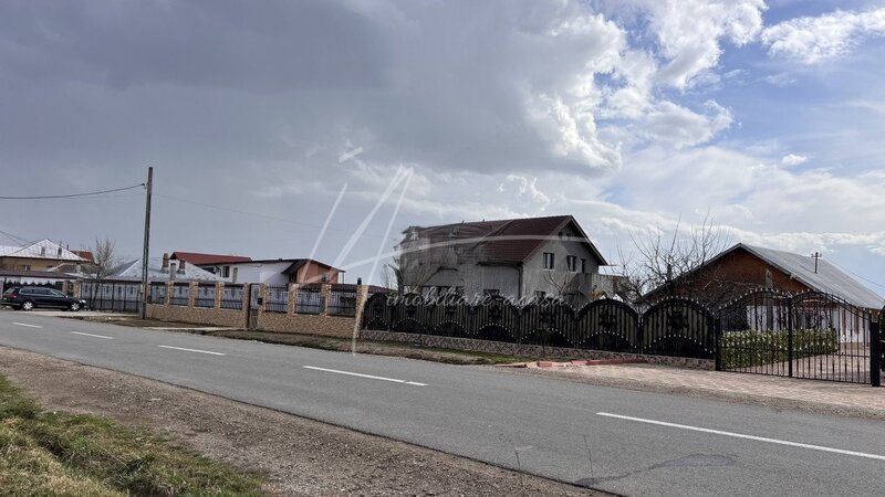 Teren intravilan, ideal pentru investitie sau rezidential, toate utilitatile